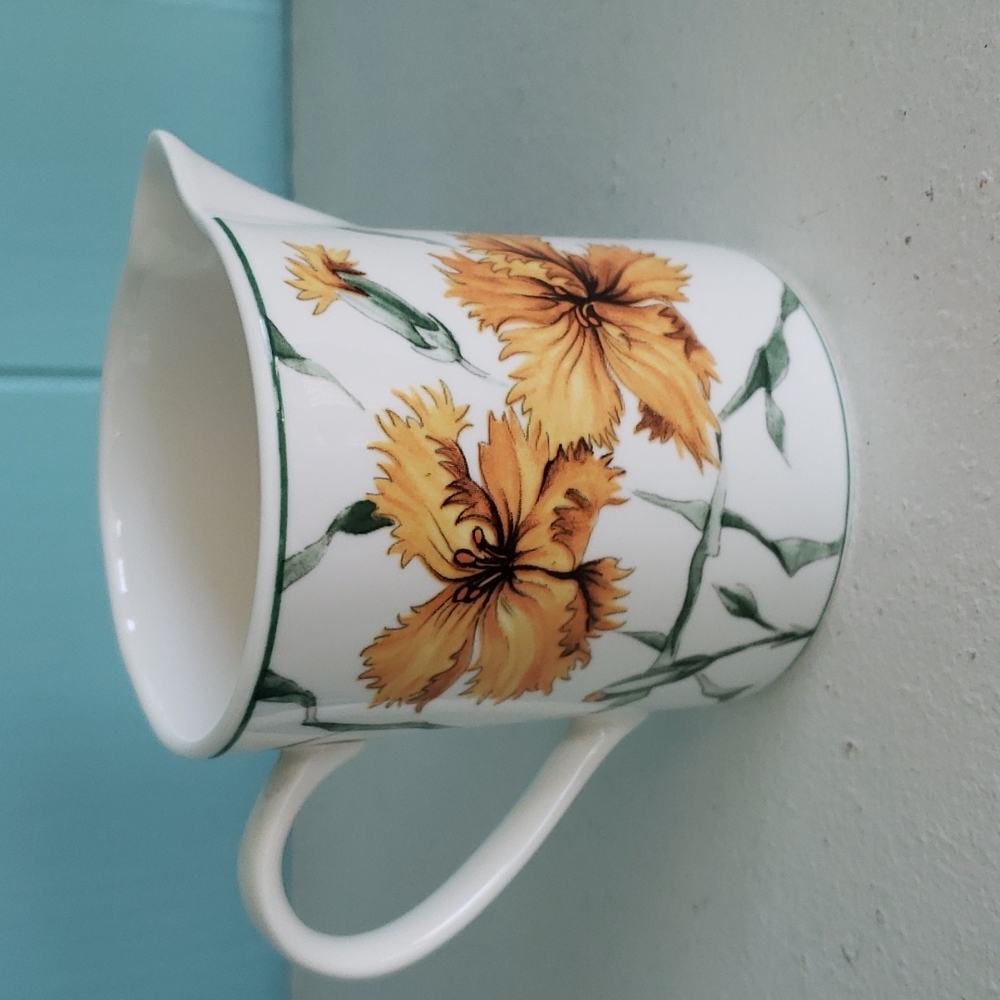 RetroneU Rhapsody Creamer - Picture 3 of 6
